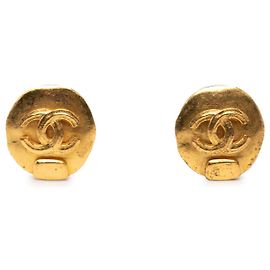 Orecchini a clip rotondi Chanel CC placcati oro D'oro