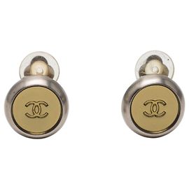 Brincos de pressão Chanel CC em latão e banhados a ouro com disco Gold Dourado
