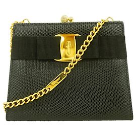 Salvatore Ferragamo Vara Leather Shoulder Bag Black