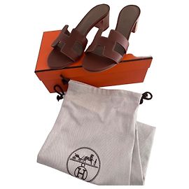 Hermès Oasis Block Heel Sandals Brown Leather Brown