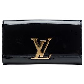 Louis Vuitton Louise Clutch aus schwarnem Vernis Schwarz