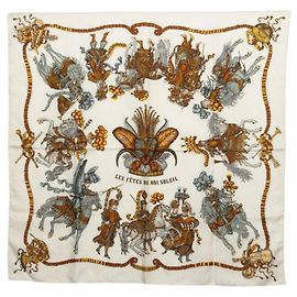 Hermès Lenço Hermes Carre 90 LES FETES DU ROI SOLEIL Branco Multicor