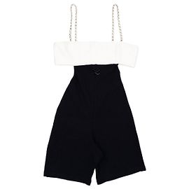 Macacão Two-Tone Chanel SS22 com costas nuas e logo CC Preto