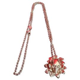Colar Alexander McQueen com pendente de caveira e flor prateado Prata