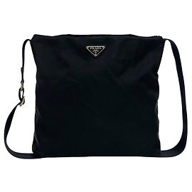 Bolsa de ombro Prada em nylon Tessuto e couro com placa de logo triângulo Preto