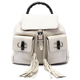 Mochila Gucci em couro de bezerro granulado branco com tassel de bambu Branco Cru
