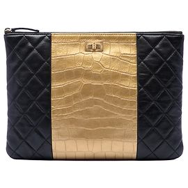 Clutch Chanel Reissue 2.55 em pele de cordeiro acolchoada preta e couro de vitelo metálico com relevo de crocodilo Preto