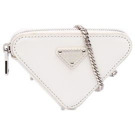 Bolsa de Corrente Prada Mini em Couro Escovado Branco com Triângulo Branco