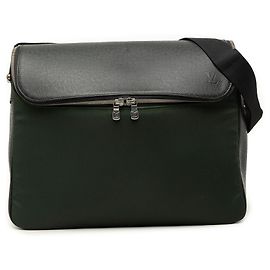 Louis Vuitton Green Bicolor Taiga and Canvas Taimyr Vert Vert foncé