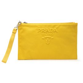 Pochette da polso Prada in tela gialla con logo embossed Giallo