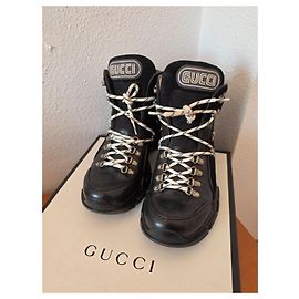 Gucci Botas de caminhada FlashTrek em couro preto e camurça Preto