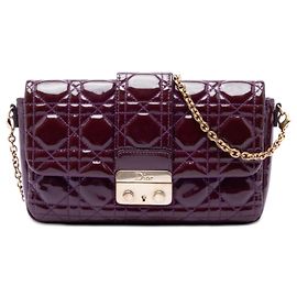 Bolsa Tiracolo Dior New Lock Pouch em couro envernizado Cannage roxa Roxo