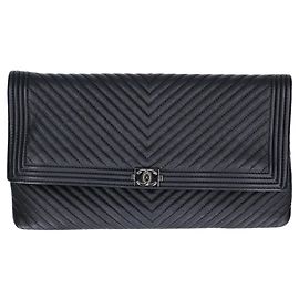 Pochette Chanel Boy en noir Noir