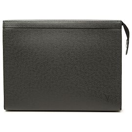 Louis Vuitton Black Taiga Pochette Voyage MM Noir
