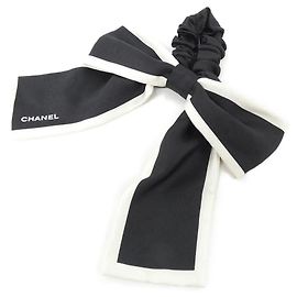 Scrunchie de seda Chanel AA7530 Preto Cru