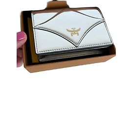 Cartera MCM de cuero plateado Plata