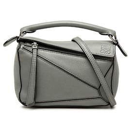 Bolsa Loewe Puzzle Mini em couro cinza Marrom