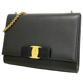 Salvatore Ferragamo Vara Leather Shoulder Bag Black