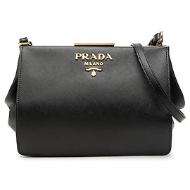 Borsa a tracolla Prada in pelle Saffiano nera Nero