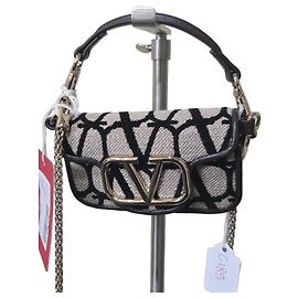Valentino Garavani VLogo Chain Wallet Black Beige
