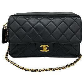 Borsa a tracolla Chanel Matelassé in pelle d'agnello nera Nero