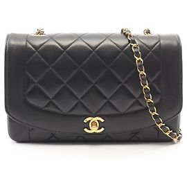 Bolsa de Ombro Chanel Matelassé Diana Flap Preto