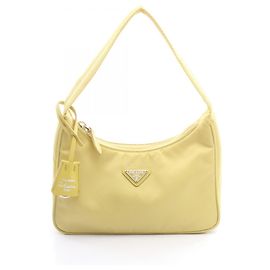Prada Re-Edition 2000 Mini Bag Gelb