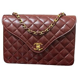 Bolsa Chanel Classic Flap Medium Burgundy em couro de cordeiro matelassado Bordeaux