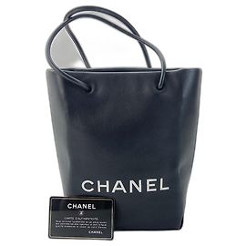 Borsa Tote Chanel Essential in nero Nero