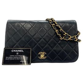 Borsa a tracolla Chanel Matelassé 23 Nero