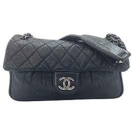 Borsa a tracolla Chanel Matelassé Black Nero