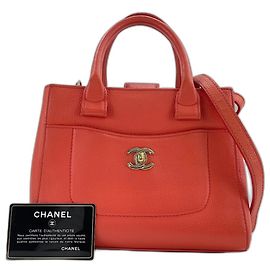 Sac à main Chanel Executive en rouge Rouge