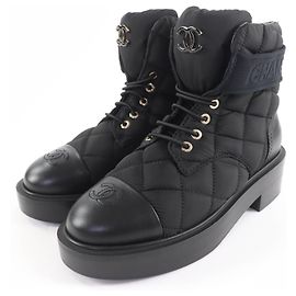 Chanel COCO Mark gesteppte Leder- Stiefeletten Schwarz
