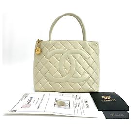 Chanel Caviar Medallion Coin Bag Tote Bag Weiß