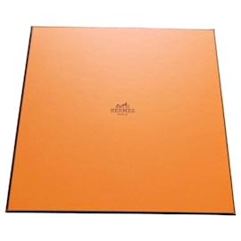 Caixa Hermès laranja com fita para mala de mão Hermès Mini Kelly 2 Marrom Laranja