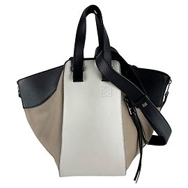 Borsa a tracolla in pelle Loewe Hammock Nero Bianco Beige