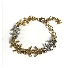 Pulseira com pingente Chanel B26P CC Coco Mark Prata Dourado