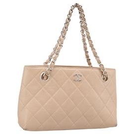 CHANEL Matelasse Kettenhandtasche aus Lammleder Rosa Silber CC Auth 194311A Silber Pink