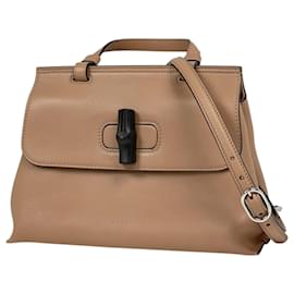 Bolsa Gucci em couro bege e bambu Bege