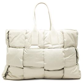 Tote Bottega Veneta Squash Maxi Intrecciato em couro de bezerro acolchoado branco Branco