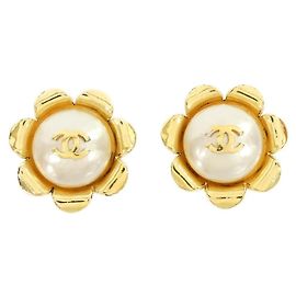 Pendientes de clip Chanel Gold and White Blanco Dorado