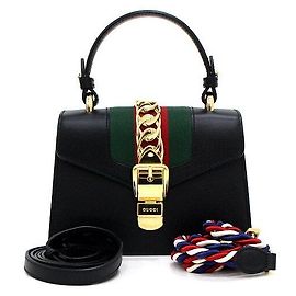 Gucci Mini bolsa de ombro e crossbody Sylvie em couro preto Preto