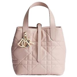 Dior Saco Tote Vertical Small Powder Pink Macro Cannage em Pele de Bezerro Rosa
