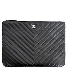 Chanel Clutch com Tachas Chevron Preta Preto