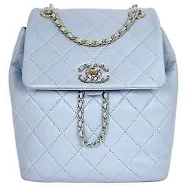 Chanel Hellblauer Ketten-Rucksack aus Lambskin VVNCIQIX Blau