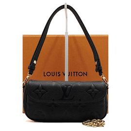 Louis Vuitton Borsa a tracolla e crossbody Ivy Wallet On Chain in Monogram Empreinte nero Nero