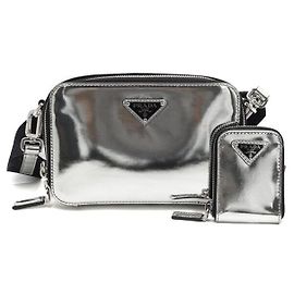 Prada Borsa a spalla e borsa a tracolla unisex in argento spazzolato Argento