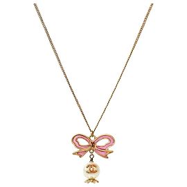 Chanel Collar CC de oro con perlas y cinta rosa Rosa