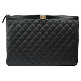 Chanel Boy Black Soft Caviar Gold-tone Large Clutch Schwarz