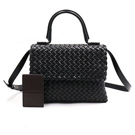 Bottega Veneta Mala Tote Intrecciato acolchoada preta com pega superior e alça transversal Preto